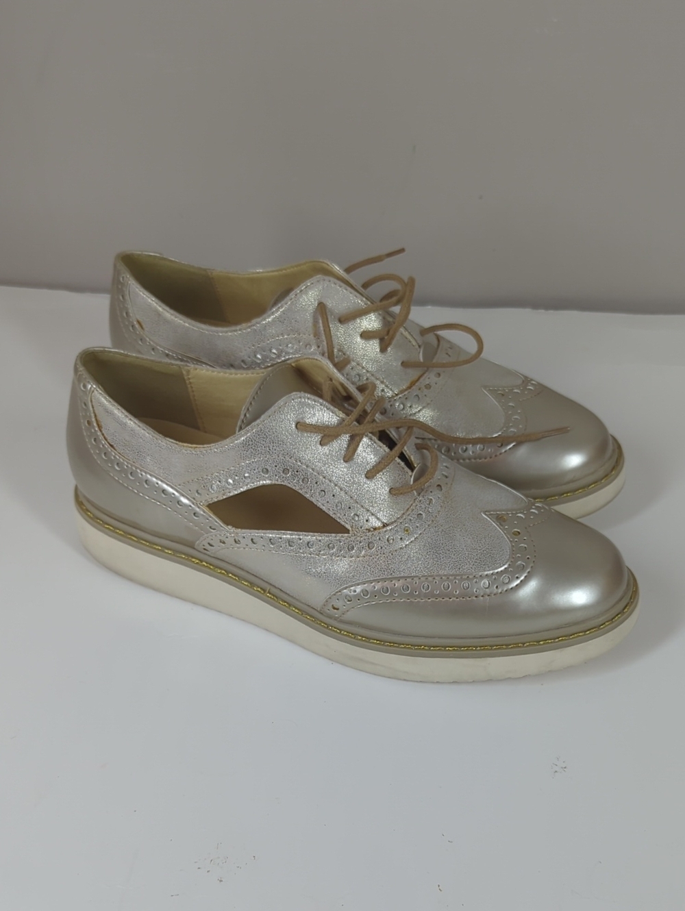 Geox Womens D THYMAR Sneakers Metallic Silver Cutout Wingtip Lace-Up Flats 7